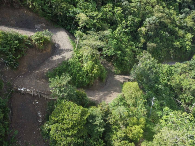 Carretera sobre el cañón del río Melcocho